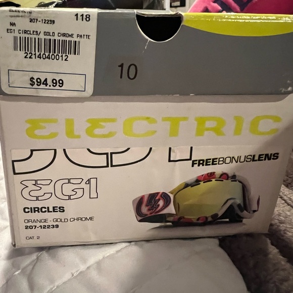 Snow Goggles - Picture 4 of 5